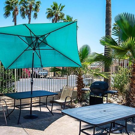 Quality Inn & Suites Phoenix Nw - Sun City Youngtown Exteriör bild