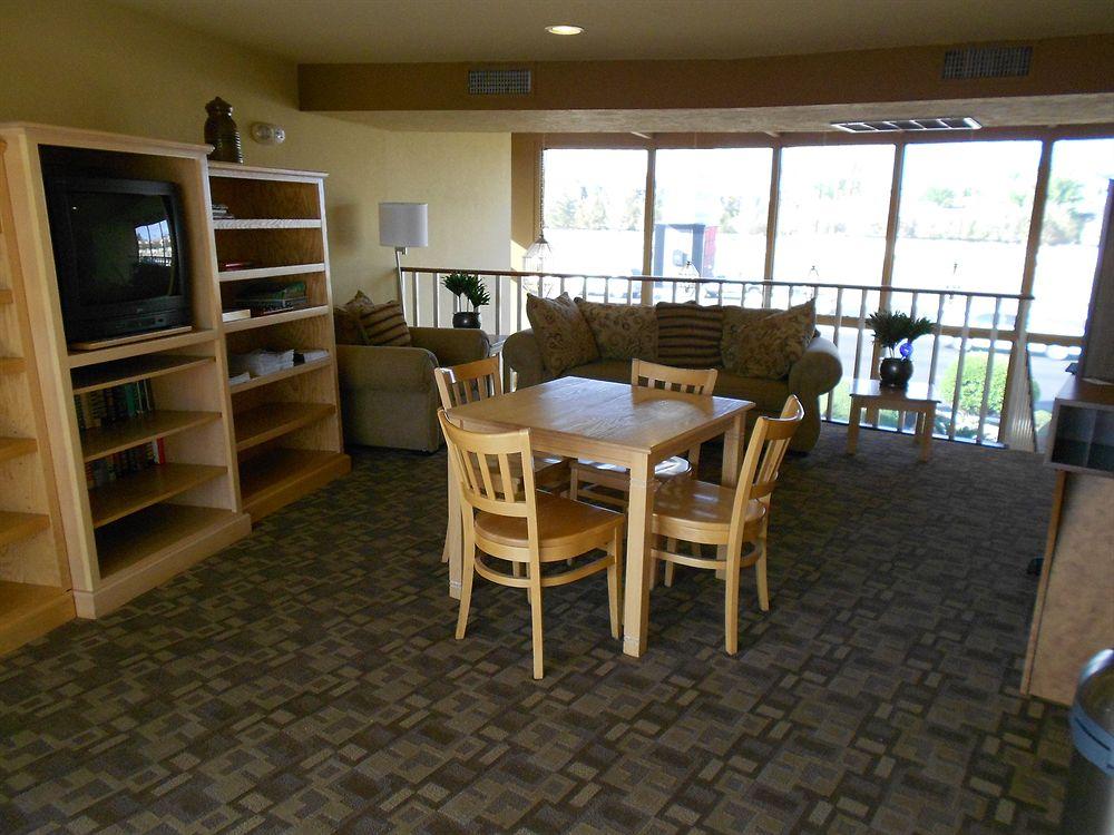 Quality Inn & Suites Phoenix Nw - Sun City Youngtown Exteriör bild