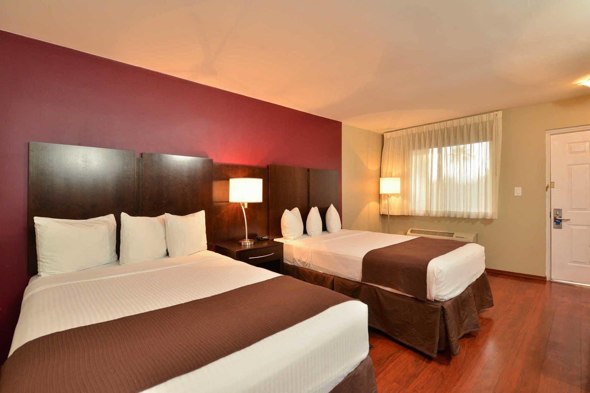 Quality Inn & Suites Phoenix Nw - Sun City Youngtown Exteriör bild