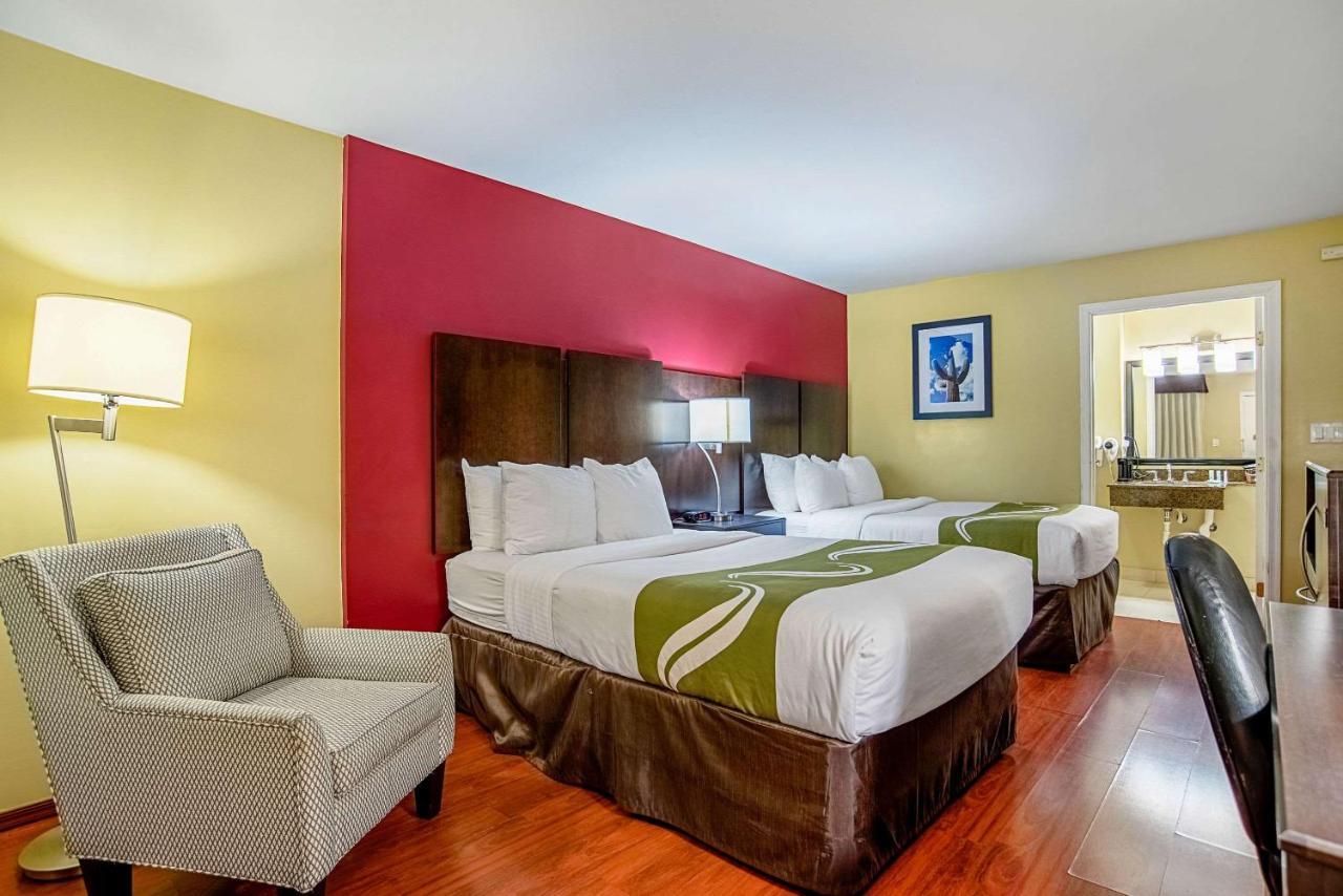 Quality Inn & Suites Phoenix Nw - Sun City Youngtown Exteriör bild